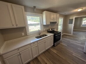 902 Meadow St S in Wilson, NC - Building Photo - Building Photo