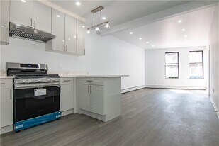 7604 5th Ave in Brooklyn, NY - Building Photo