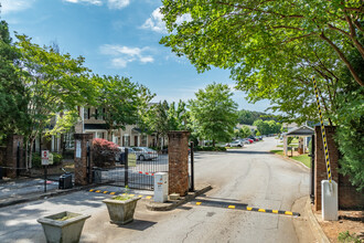 The Park at Browns Mill in Atlanta, GA - Building Photo - Building Photo