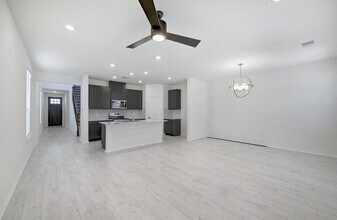 13213 Nancy Reagan St in Manor, TX - Foto de edificio - Building Photo