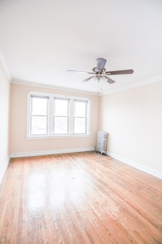 3409 N Pulaski Rd Apartments and Nearby Chicago Apartments For Rent