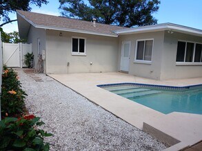 5682 45th Ave N in Kenneth City, FL - Building Photo - Building Photo