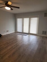 401 Waters Edge Dr in Newark, DE - Building Photo - Building Photo