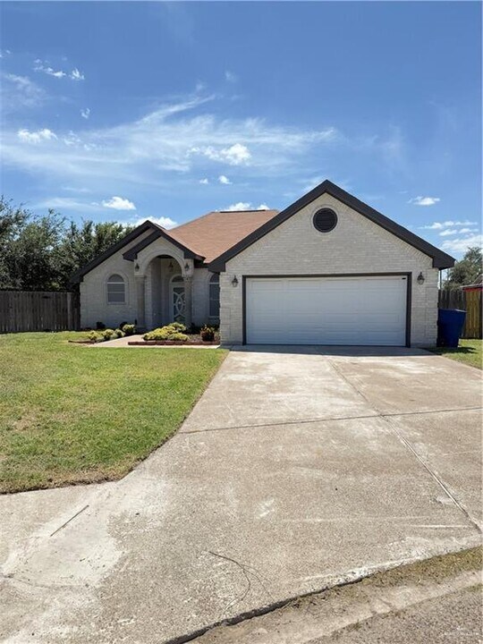 3513 Violet Ave in McAllen, TX - Building Photo