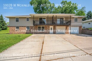1002 W McKinley Ave in Little Chute, WI - Building Photo