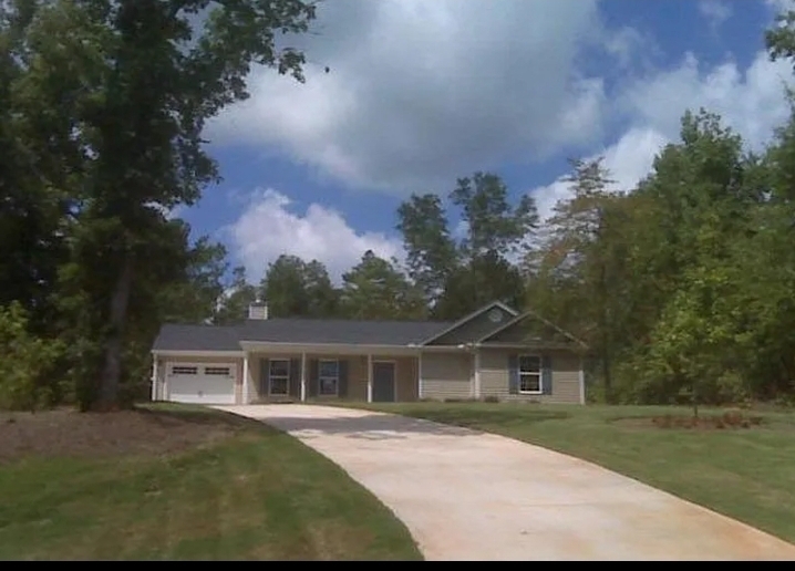 139 McKenzie Dr in Danielsville, GA - Building Photo