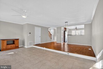 6836 Kerrywood Cir in Centreville, VA - Building Photo - Building Photo