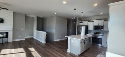 706 32nd St SW in Altoona, IA - Building Photo - Building Photo