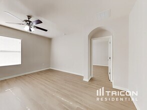 2449 Valhalla Dr in Tavares, FL - Building Photo - Building Photo