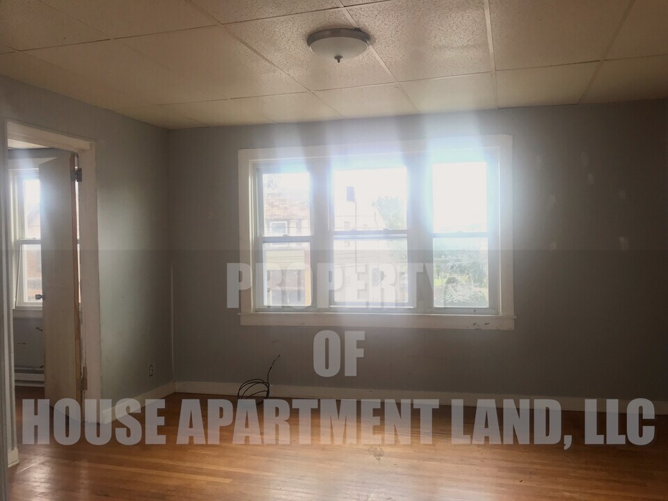 42 Main St, Unit 3 in Depew, NY - Building Photo