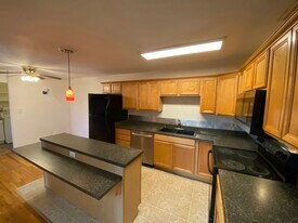 13380 SW Farmington Rd in Beaverton, OR - Building Photo