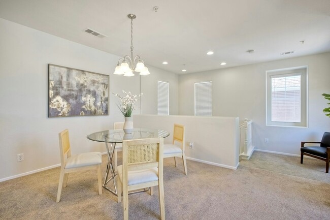 33657 Emerson Way in Temecula, CA - Building Photo - Building Photo