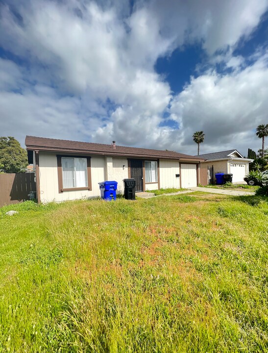 10483 Londonderry Ave in San Diego, CA - Building Photo