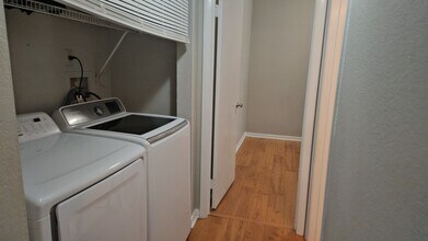 9121 W Sunrise Blvd in Plantation, FL - Foto de edificio - Building Photo