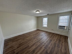 2476 W 10th St in Cleveland, OH - Building Photo - Building Photo