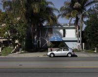 14215 Burbank Blvd in Van Nuys, CA - Building Photo - Building Photo