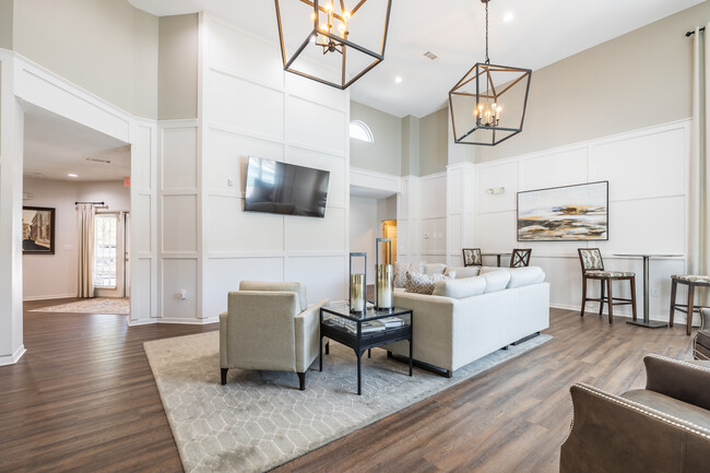 Hampton Place Apartments in Perry, GA - Building Photo - Interior Photo