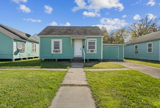 915 4th Ave N in Texas City, TX - Building Photo - Building Photo