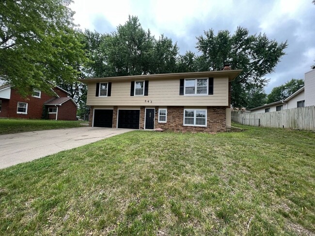 property at 843 W Kansas St