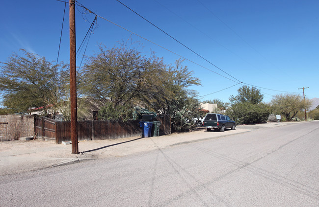 1409-1427 N Camilla Blvd in Tucson, AZ - Foto de edificio - Building Photo