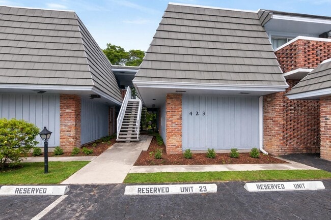 property at 423 Pine Tree Ct