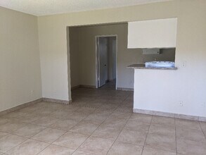 144 W 42nd St in San Bernardino, CA - Foto de edificio - Building Photo