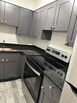 3825 N Pine Grove Ave, Unit ONE BEDROOM - UNIT 311 in Chicago, IL - Building Photo