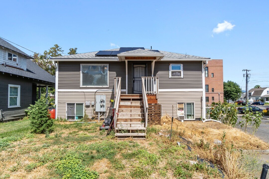 2816 E Everett Ave in Spokane, WA - Building Photo