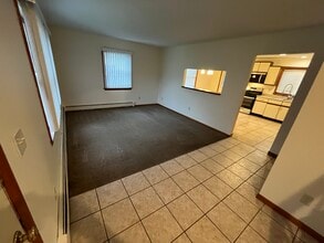 419 Frey Ave, Unit 419 in Vestal, NY - Foto de edificio - Building Photo