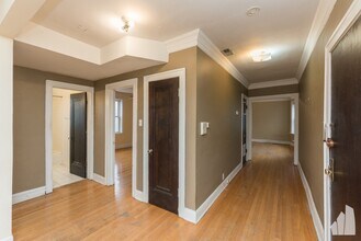 4918 N Hermitage Ave, Unit 2 in Chicago, IL - Building Photo - Building Photo