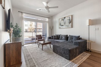 1301 Leah Ave, Unit SI FL1-ID1499096P in San Marcos, TX - Building Photo - Building Photo