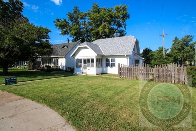 property at 2802 S 31st St