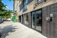 330 Bleecker St in Brooklyn, NY - Foto de edificio - Building Photo