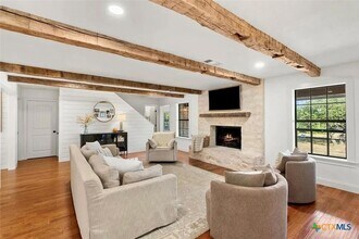 301 Medlin Creek Loop in Dripping Springs, TX - Building Photo - Building Photo