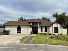 8509 Valley View Cir in Laredo, TX - Building Photo