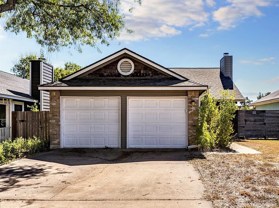 11609 Tallow Field Way in Austin, TX - Building Photo