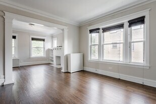 1437 W Carmen Ave, Unit 2S in Chicago, IL - Building Photo