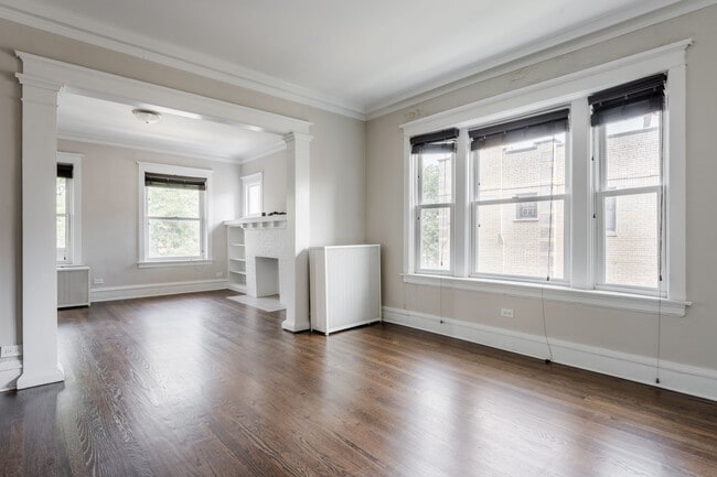 property at 1437 W Carmen Ave