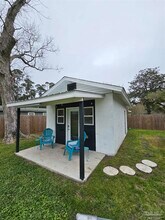 9775 N Loop Rd in Pensacola, FL - Building Photo - Building Photo