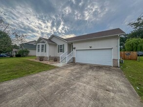 11240 Bell Station Rd in Oak Grove, KY - Building Photo - Building Photo