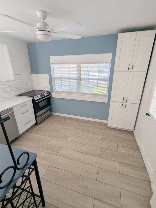 209 10th St, Unit 1 in Daytona Beach, FL - Building Photo - Building Photo