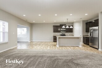 821 Blue Ash Trail in Greenwood, IN - Building Photo - Building Photo