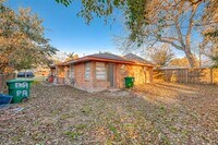 5220 Chapman St photo'