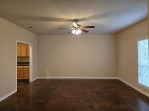 112 Bentwood Dr in Robinson, TX - Building Photo - Building Photo