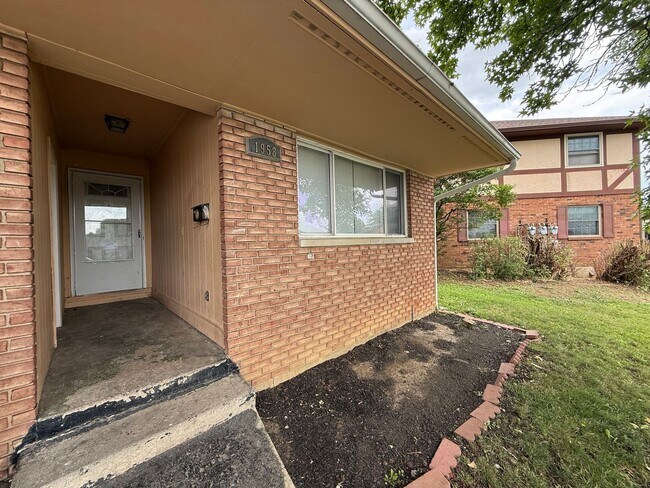 1958 Redwood St in Reynoldsburg, OH - Building Photo - Building Photo