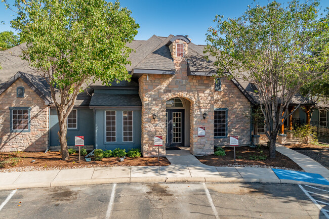 Westmount at Houston Street in San Antonio, TX - Foto de edificio - Building Photo