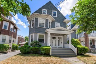 153 Irving Ave in Providence, RI - Building Photo