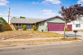 4055 Draco Dr in Lompoc, CA - Building Photo - Building Photo