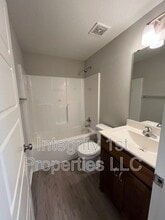 6339 NE 44th St in Kansas City, MO - Building Photo - Building Photo