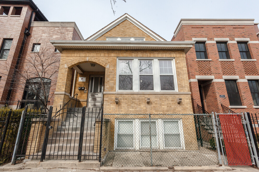 1654 W Melrose St in Chicago, IL - Building Photo
